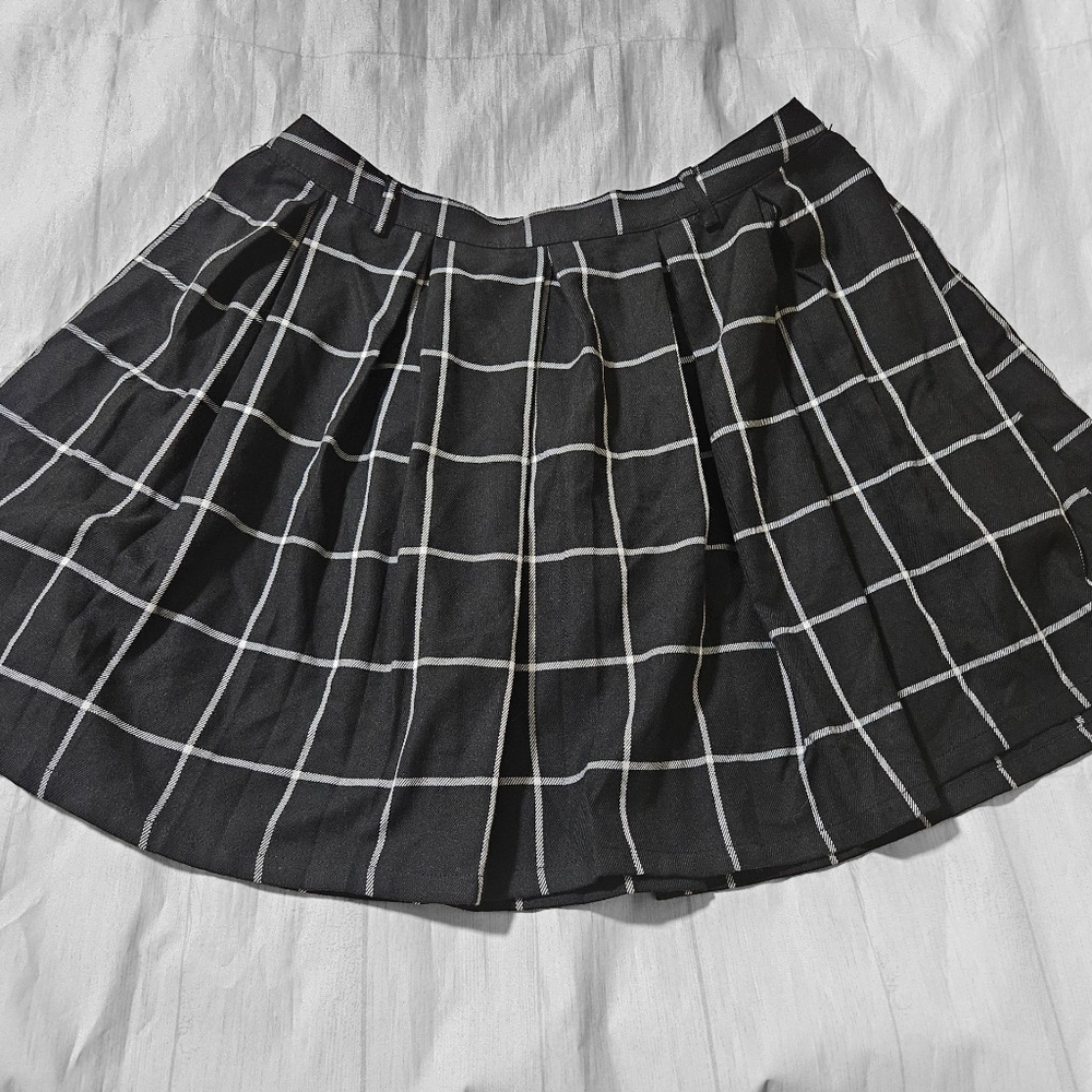 Hot Topic Black And White Windowpane Pleated Mini Skirt Size Large